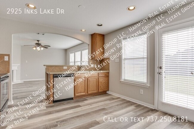 Building Photo - 2925 Inks Lake Dr
