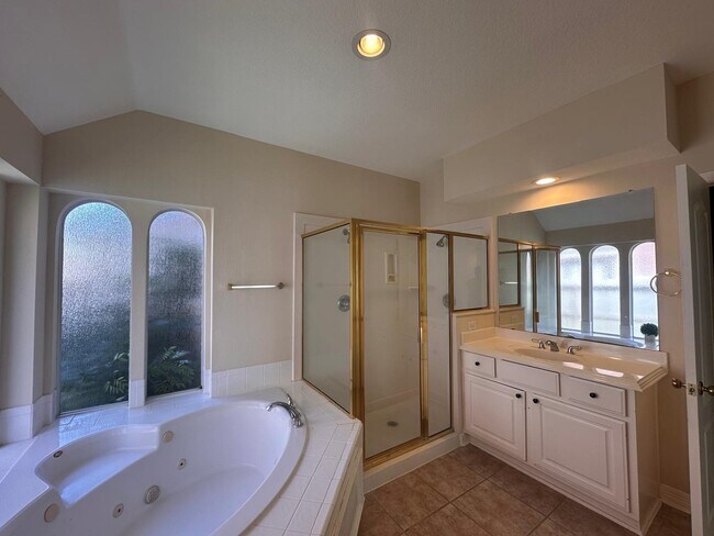 Building Photo - 5819 Brook Bend Dr