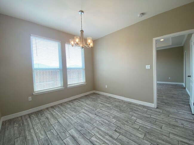 Building Photo - DCR642