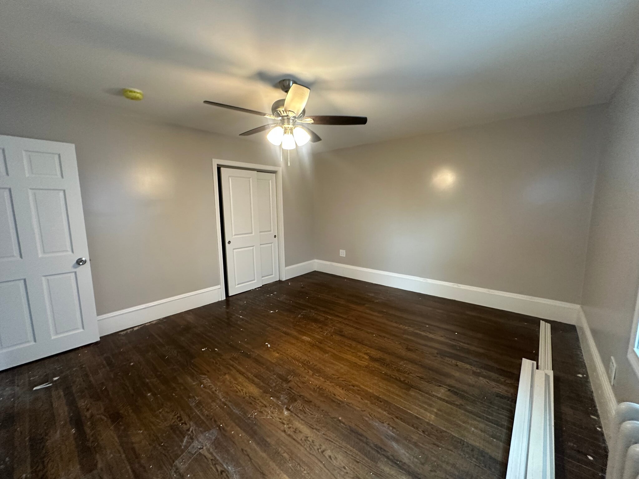 Building Photo - 13 Gladstone St