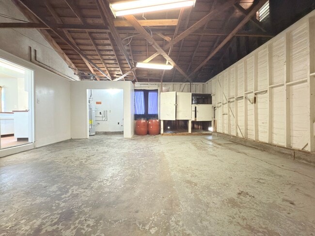 Building Photo - 9630 Wilbur Ave