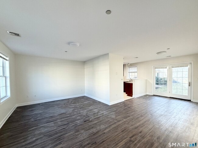 Building Photo - 17-17 Rockfield Dr