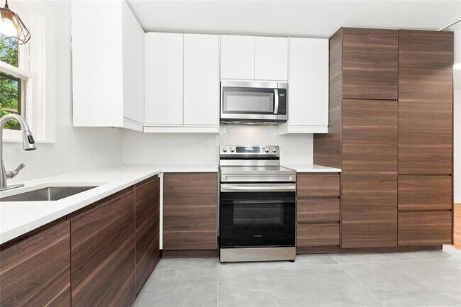 Building Photo - 3507 Vineland Dr