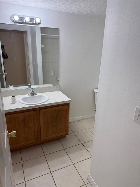 Building Photo - 1247 Lakeview Dr