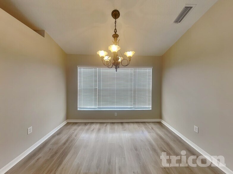 Building Photo - 29250 Yarrow Dr