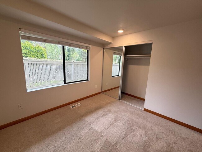 Building Photo - Updated 2BR Condo Near Juanita Village & Beach – Pool, Gym, Parking Included