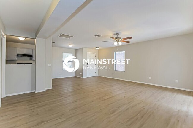 Building Photo - 3 Bedroom Pet-Friendly Home in Tucson, AZ with Main Street Renewal