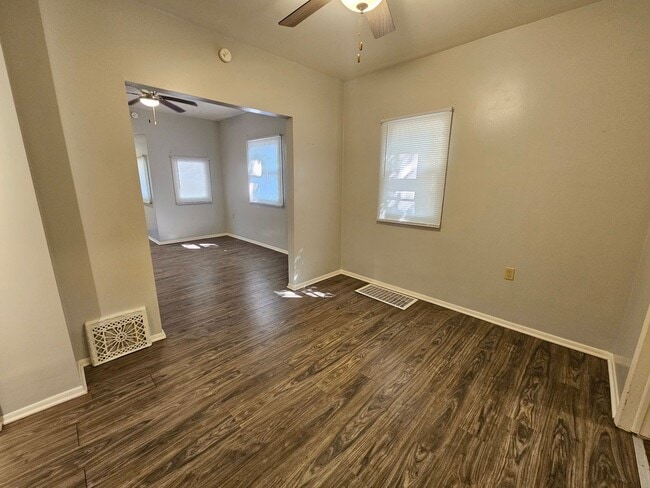 Building Photo - 3 Bed, 2 Bath, Elkhart
