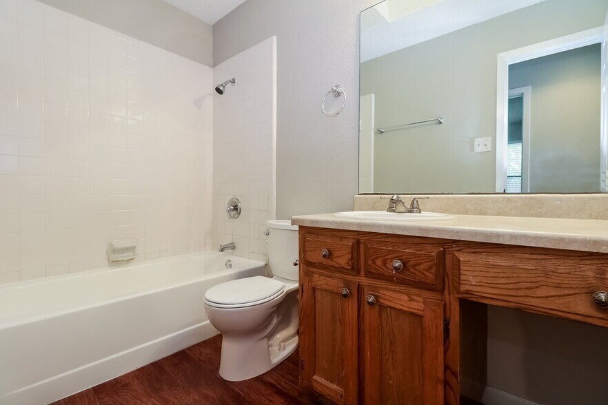 Building Photo - 6214 Lotus Dr