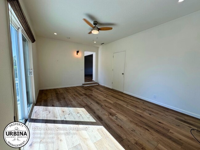 Building Photo - Charming Petaluma 2-Bedroom Home with Larg...