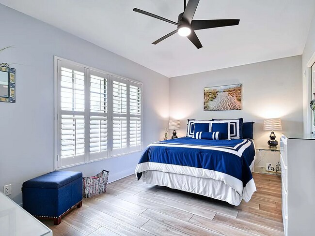 Building Photo - Glendale