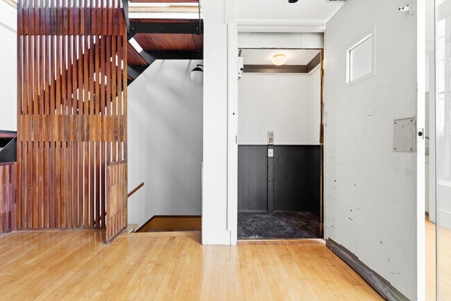 Building Photo - 298 Columbus Ave