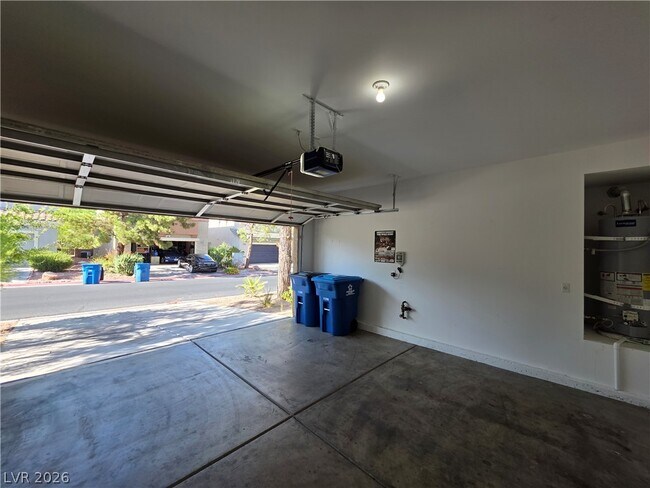 Building Photo - 10021 Via Toro Ave