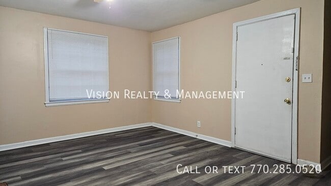 Building Photo - 1612 Lyndle Rd