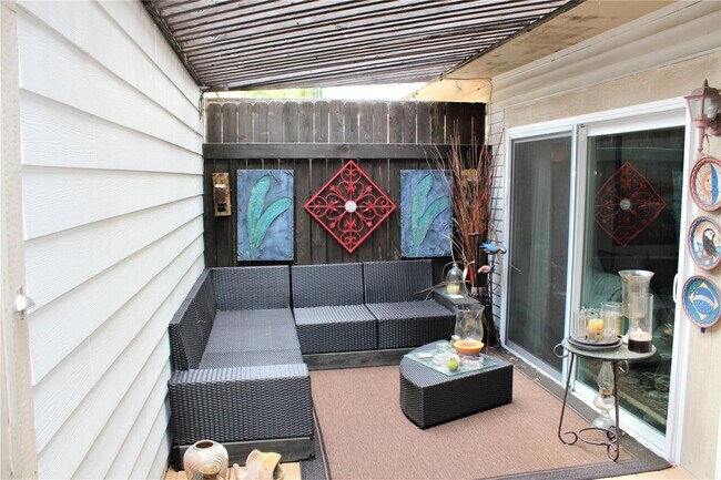 Building Photo - 1926 Augusta Dr