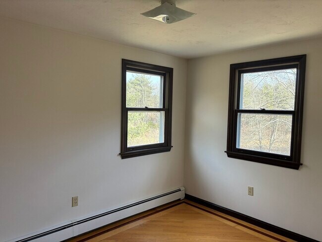 Building Photo - 94 Monroe St