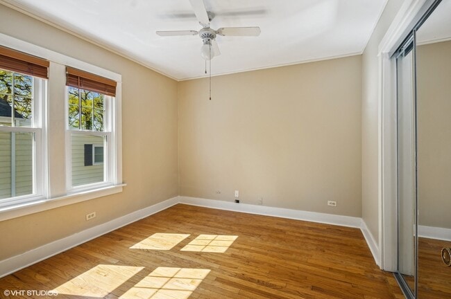 Building Photo - 344 W Maple St