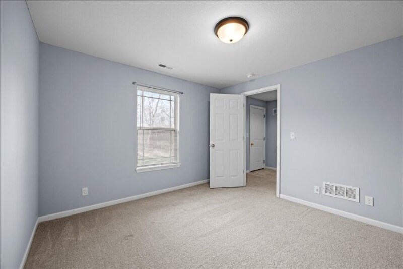 Building Photo - 733 N 74 St