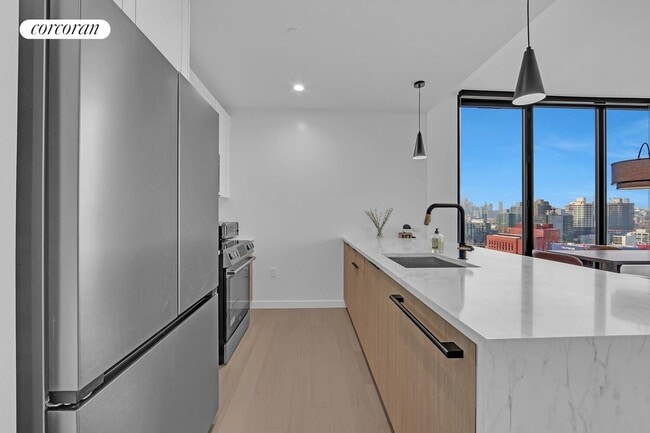 Building Photo - 380 4th Ave