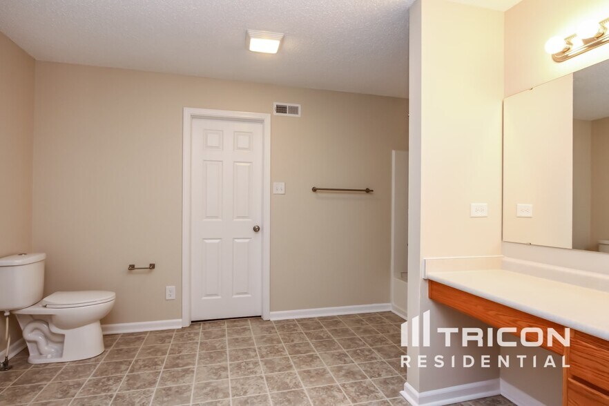 Building Photo - 8731 Ogden Dunes Dr