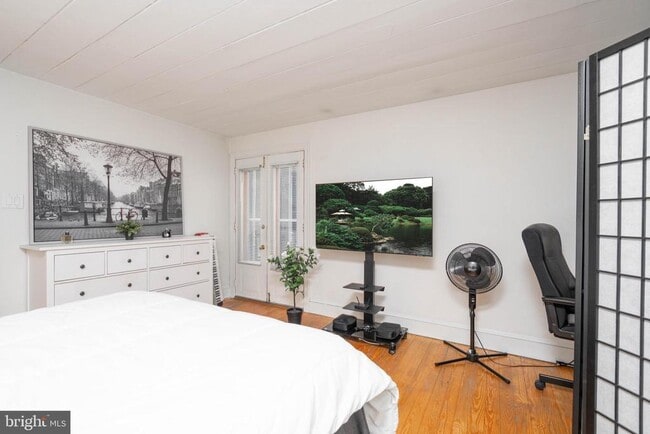 Building Photo - 239 Race St