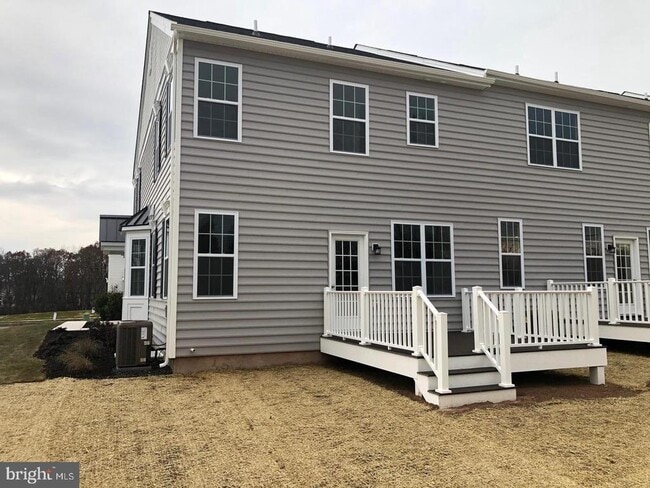 Building Photo - 120 Woodwinds Dr