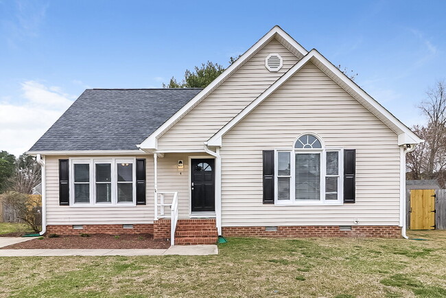 Building Photo - 4 Olde Charles Towne Ct