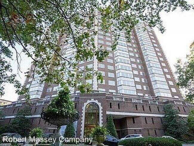 Primary Photo - 1400 Willow Ave