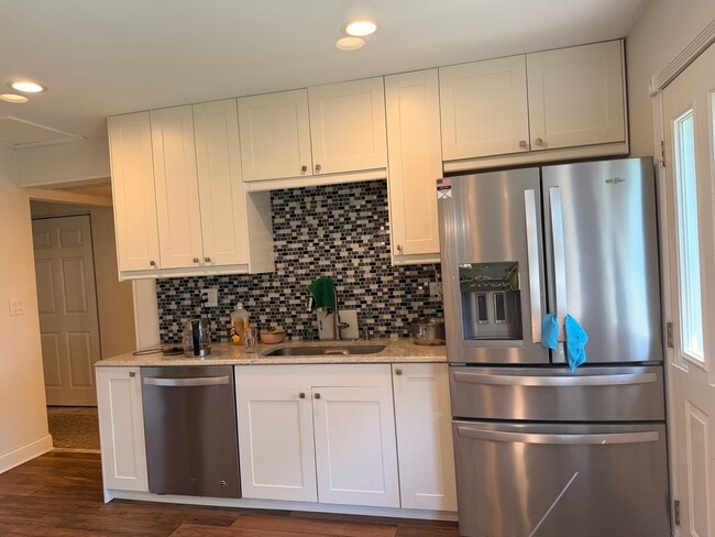 Building Photo - 7791 Sherwood Cir S