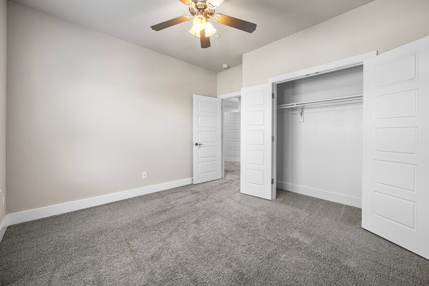 Building Photo - 1217 Pebblebrook Ln
