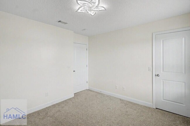 Building Photo - 206 Farnsworth Trl