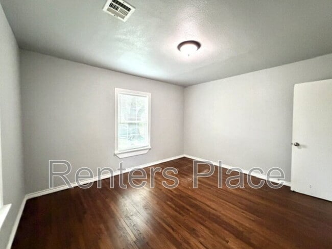 Building Photo - 707 N Florence Pl