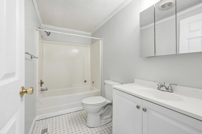 Building Photo - 3469 Cypress Dr