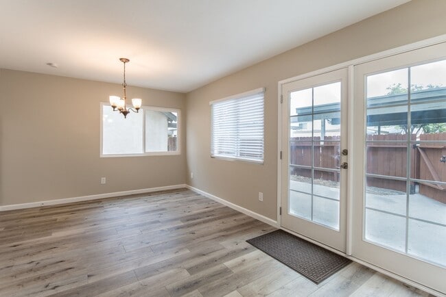 Building Photo - Welcome to this stunning 4-bedroom, 3-bathroom home in Tierrasanta