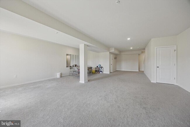 Building Photo - 68 Painters Wy