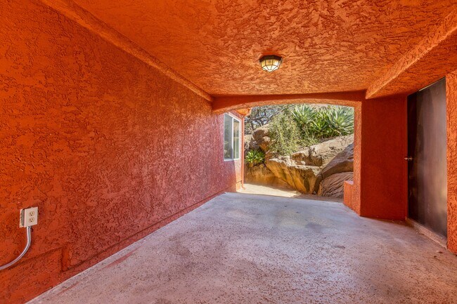 Building Photo - 7846 Lilac Ln