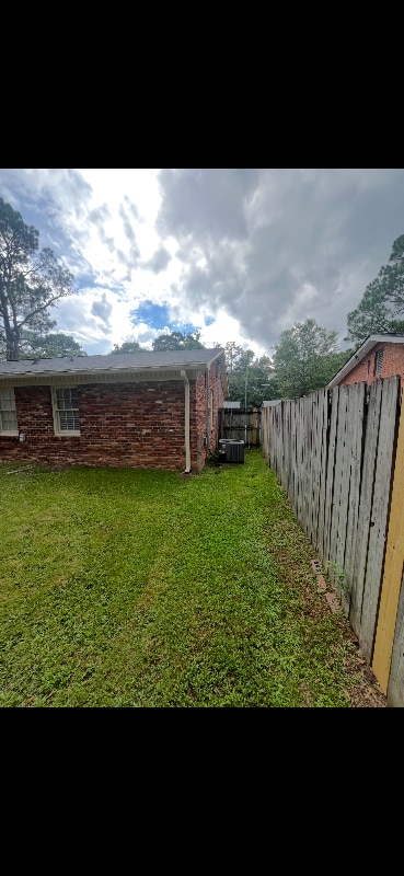 Building Photo - 5820 Windsor Dr