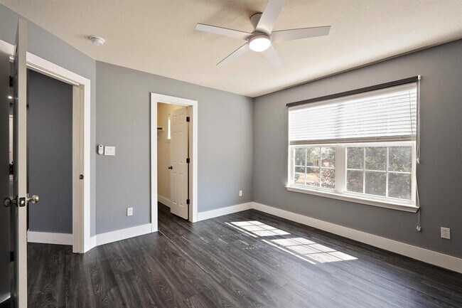 Building Photo - 11416 Flushwing Dr
