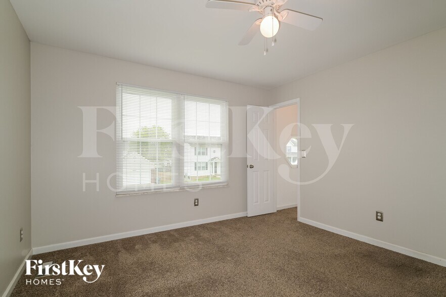 Building Photo - 256 Cherrywood Parc Dr