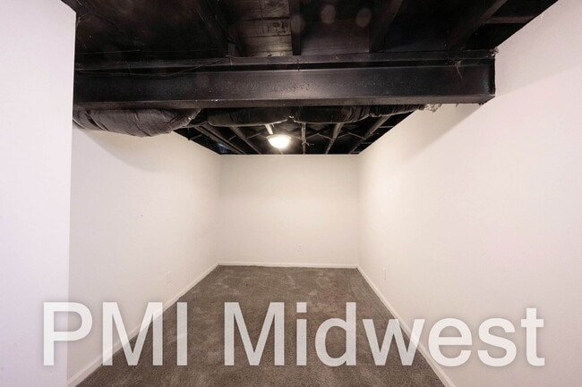 Building Photo - 3101 N Temple Ave