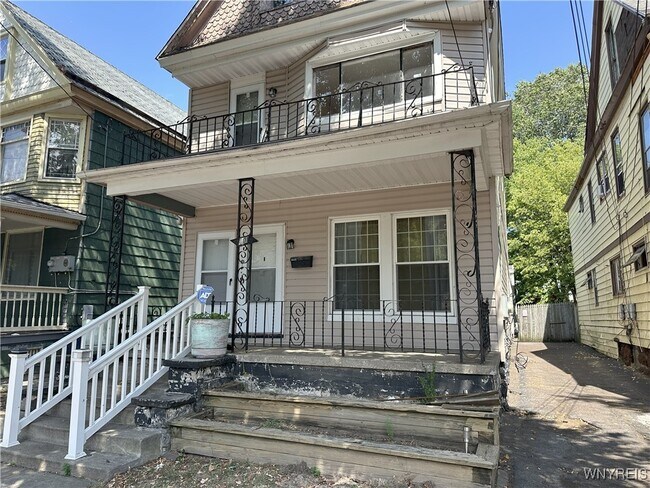 Primary Photo - 801 West Ave