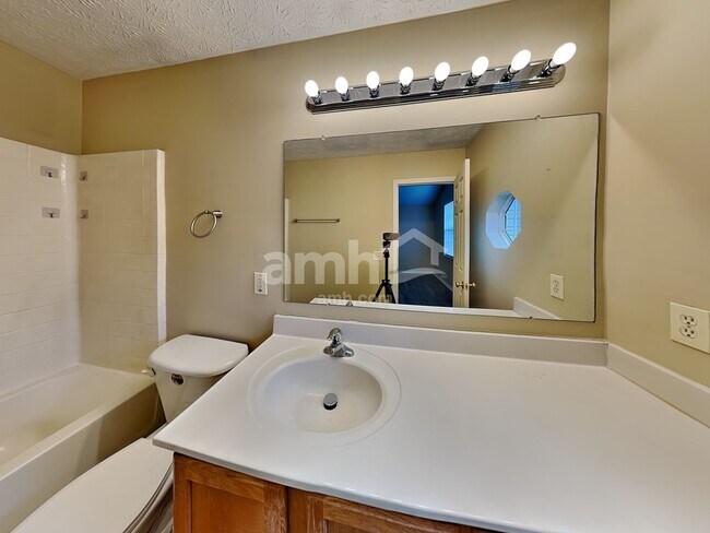 Building Photo - 7794 Birch Creek Dr