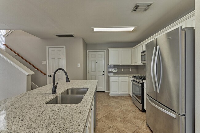 Building Photo - 34 Marble Rock Pl