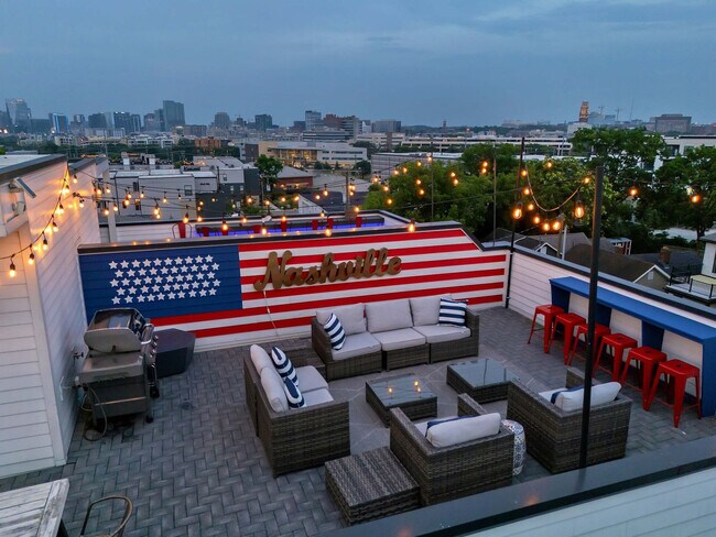 Building Photo - 2716 Delaware Ave