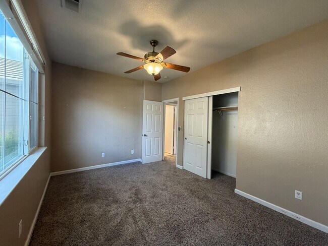 Building Photo - Single story home in Salida!