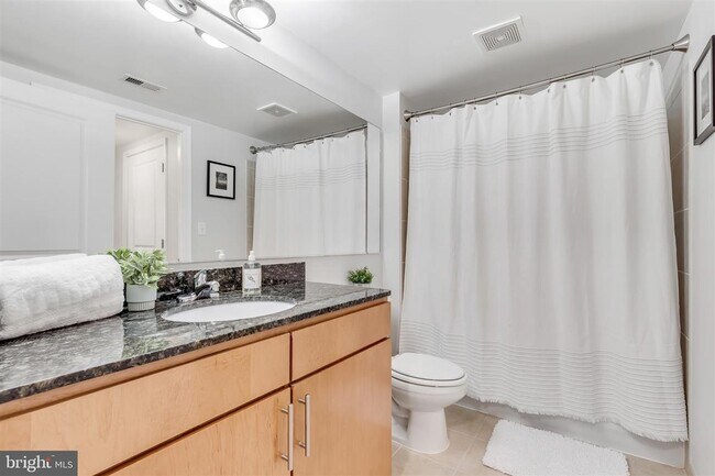 Building Photo - 915 E St NW