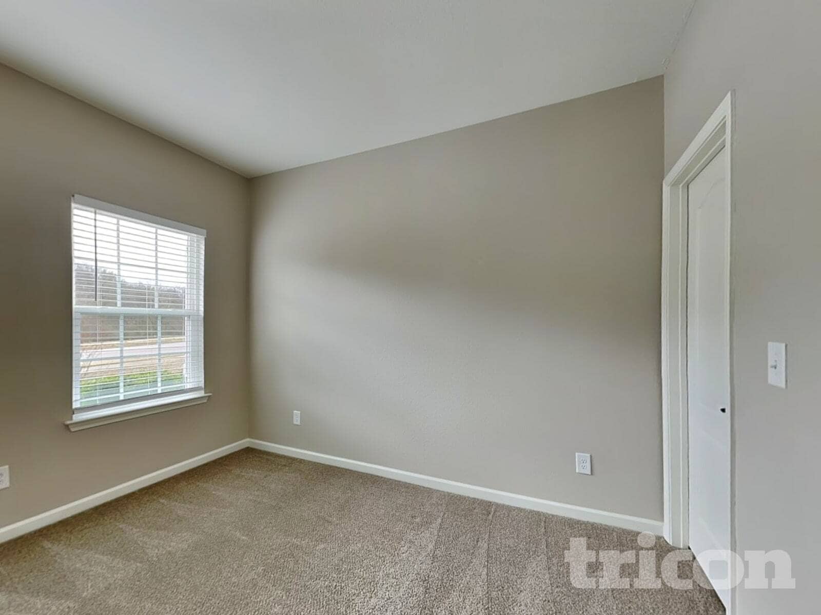 Building Photo - 616 Fredericksburg Dr