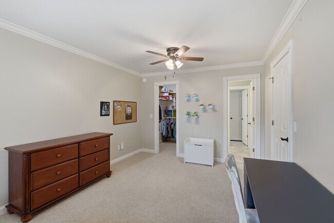 Building Photo - 1733 Carriage Ct