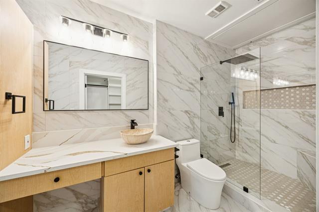 Building Photo - 3225 Turtle Creek Blvd