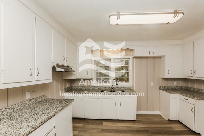 Building Photo - 3644 Meadow Ln